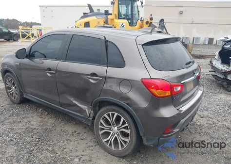 2018 Mitsubishi Outlander Sport 2.0 Es z USA, uszkodzony, nr VIN JA4AP3AU3JZ009561